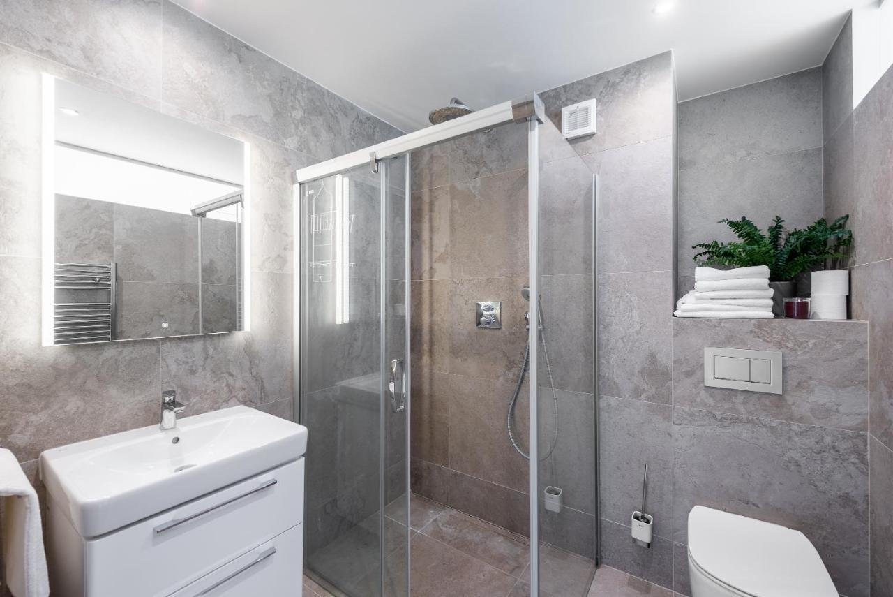 Apartment With 4 Bedrooms Praga Exterior foto